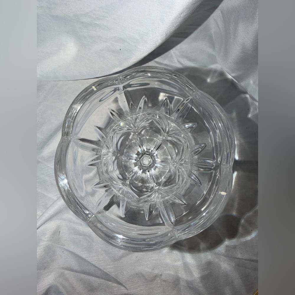 Vintage Royal Limited 24% Lead Crystal Tulip Vase 8" - Made in Czech Republic - Picture 2 of 7